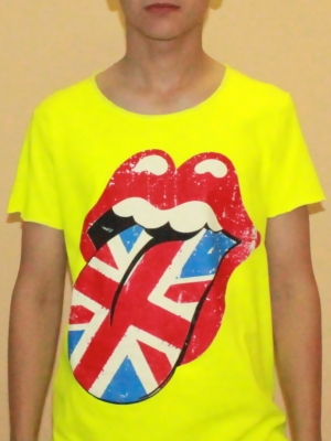Купить желтая футболка губы и английский флаг
